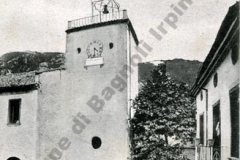 Fontana del Carpino con orologio