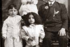 John, Joe, Mary Pallante e Dominic Clemente, 1906